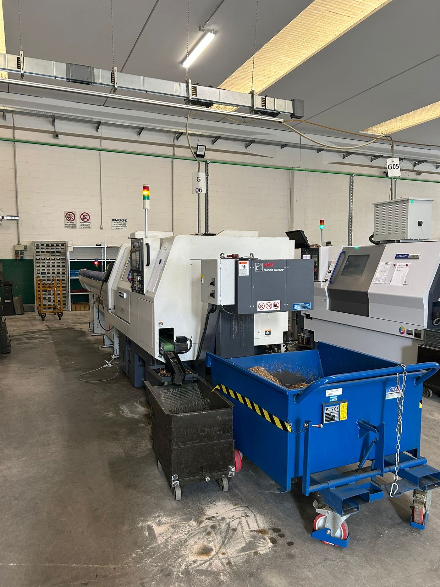 Torni CNC affiancati in produzione